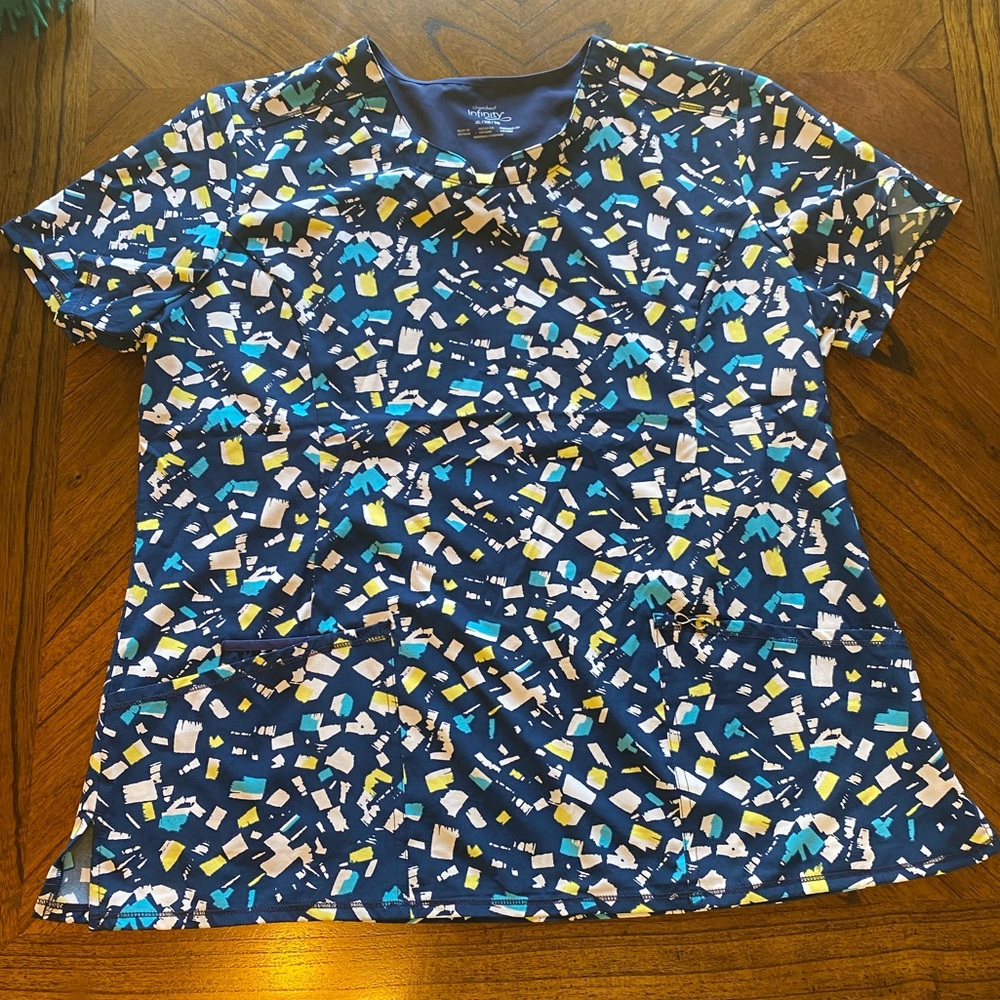 NWOT Cherokee Infinity scrub top